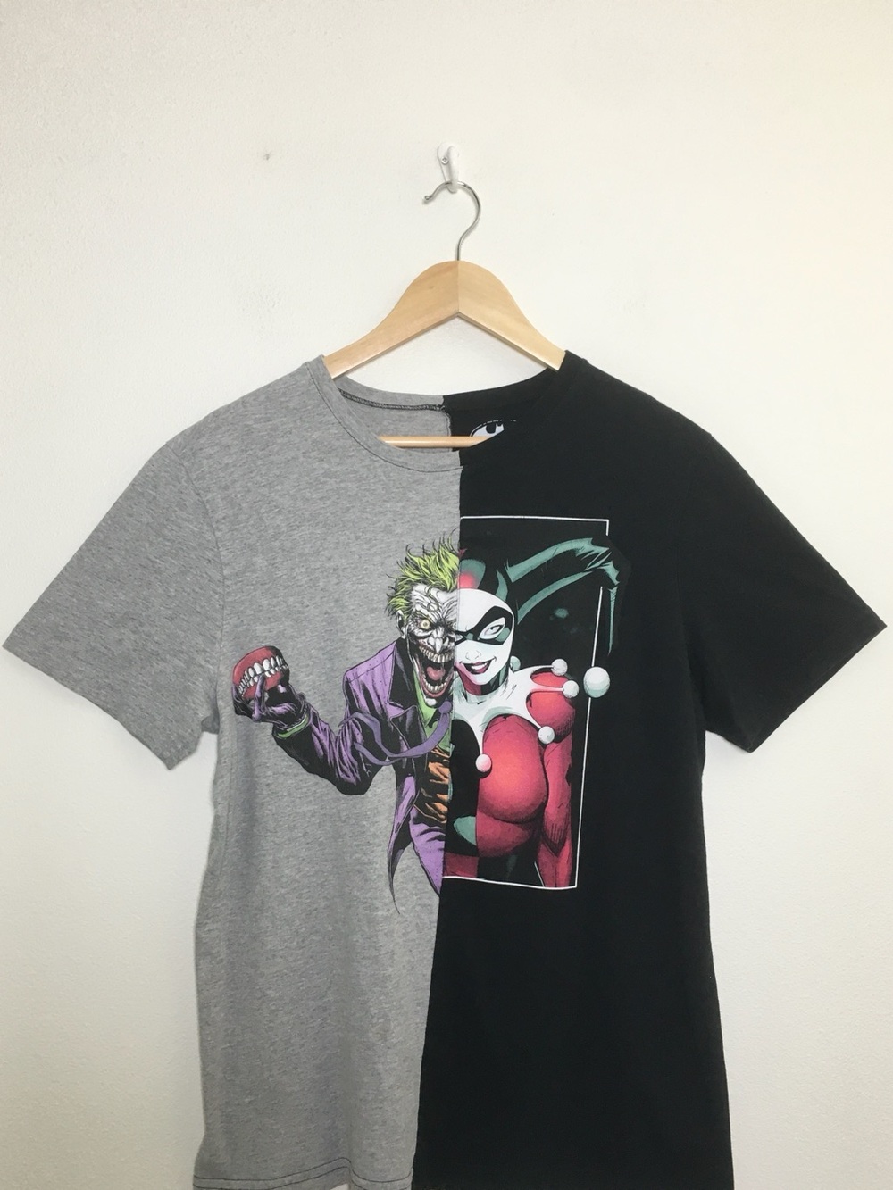 Graphic Split-Panel Joker & Harley Quinn Men's T-Shirt